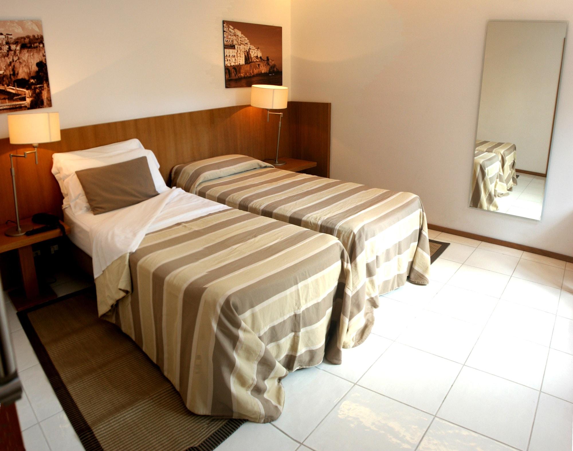 Rota Suites Sorrento Buitenkant foto