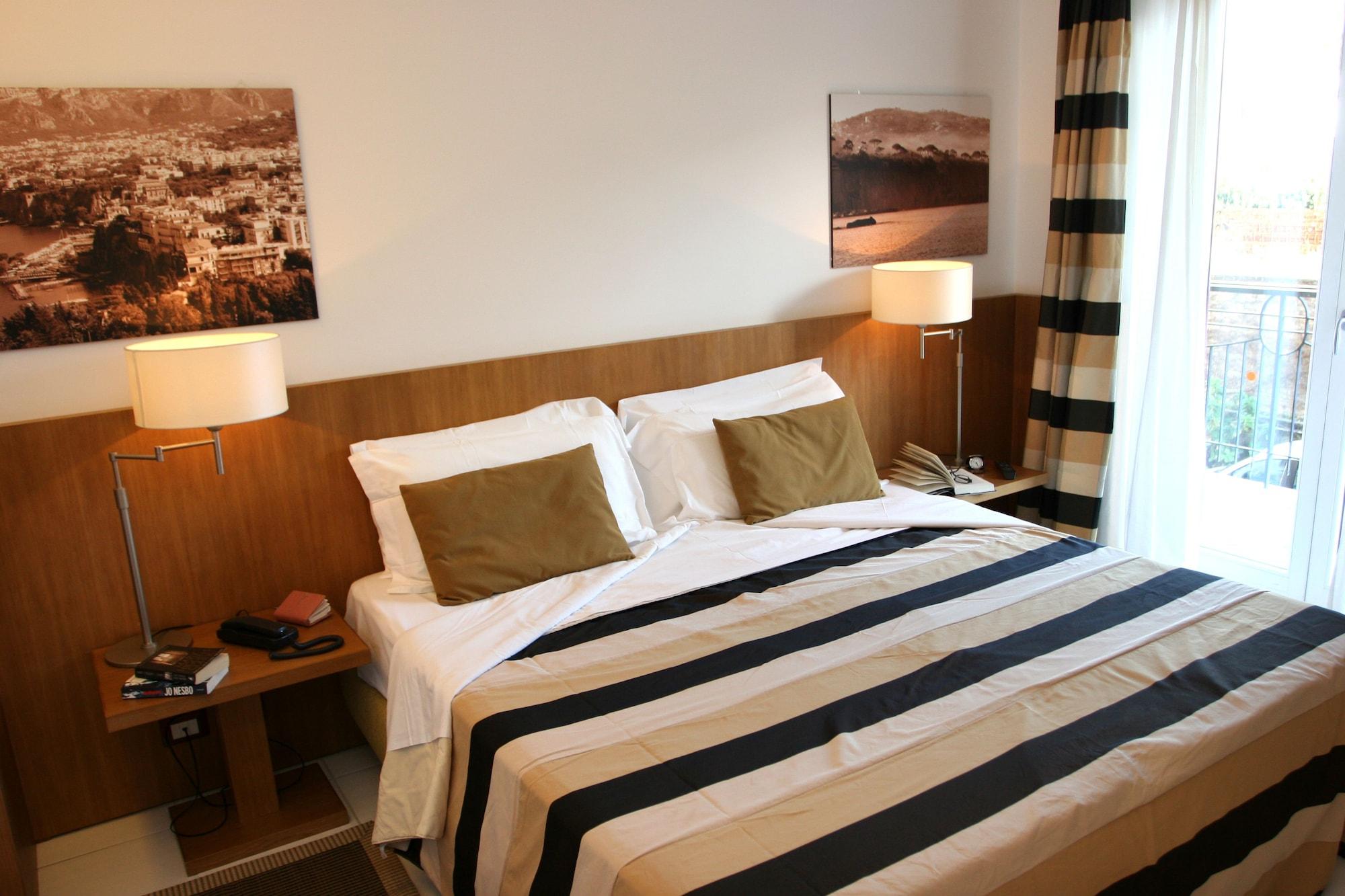 Rota Suites Sorrento Buitenkant foto