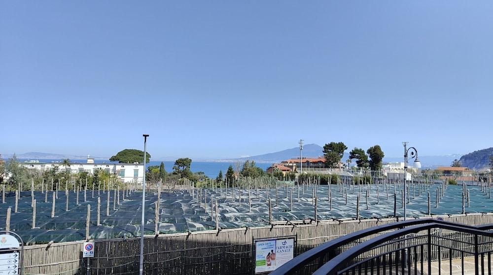 Rota Suites Sorrento Buitenkant foto